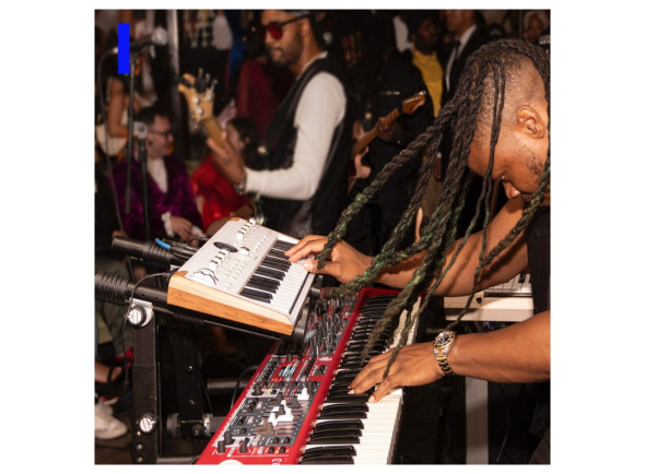 arturia-astrolab-37-portable-stage-keyboard_6926c995c9936.jpg