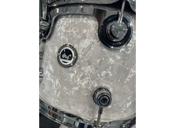 bdw-dwe-5-piece-drum-kit-bundle-white-marine-pearl-roland-v71-4cy-4wt-01-b_69808e6e6ee98.jpeg
