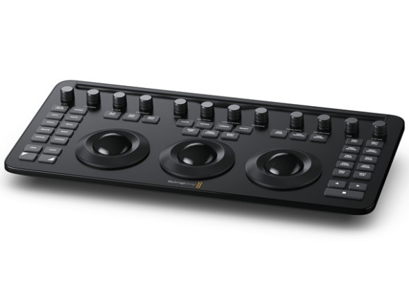 blackmagic-design-resolve-micro-color-panel-en_6914811a4a6d1.jpg