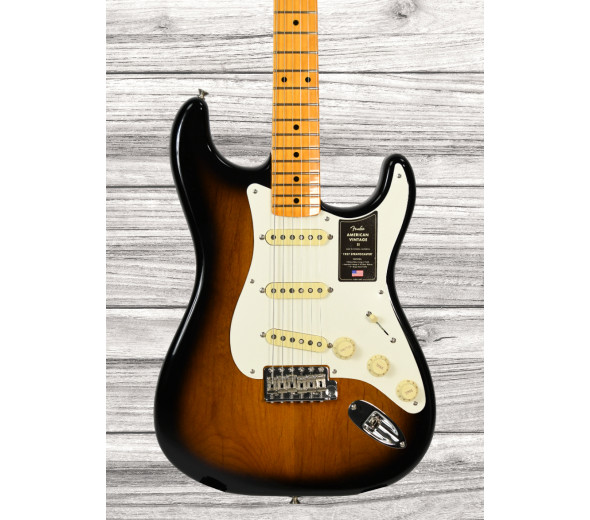 B-stock  Guitarra elétrica/guitares au format ST Fender American Vintage II 1957 Maple Fingerboard 2-Color Sunburst Stock B