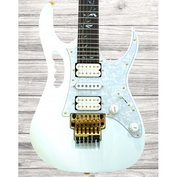 ibanez-steve-vai-signature-jem7v-white_5ecc009e3bd1a.jpg