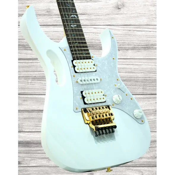ibanez-steve-vai-signature-jem7v-white_5ecc00a0396e1.webp