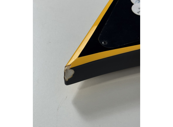 jackson-rrx24-black-w-yellow-bevels-b-stock_681109ee9764a.jpg